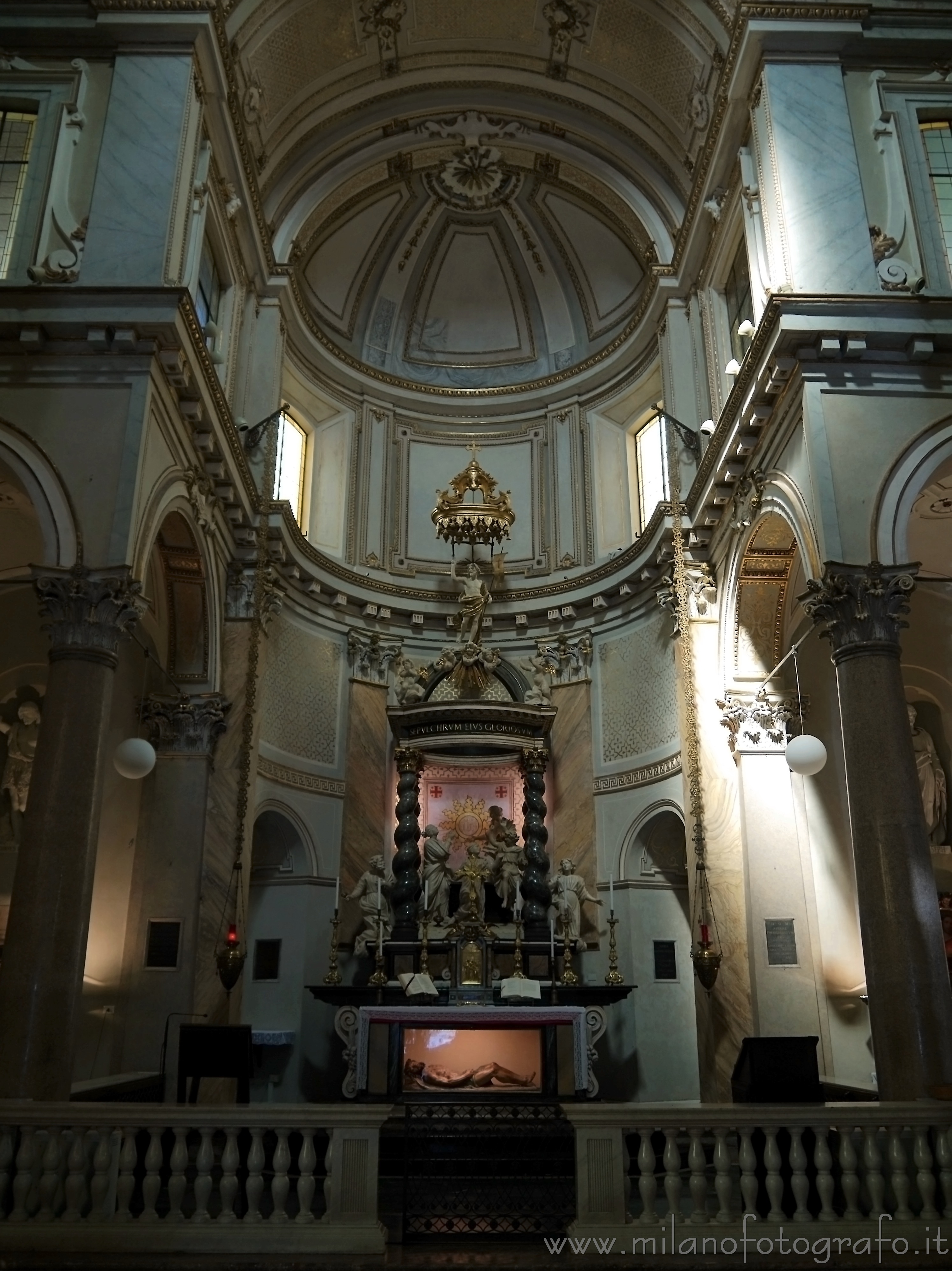 Milan (Italy) - Altar and apsis of the Church of St. Sepulchre (Chiesa di San Sepolcro)